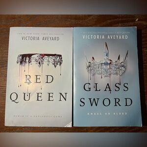Red Queen & Glass Sword books